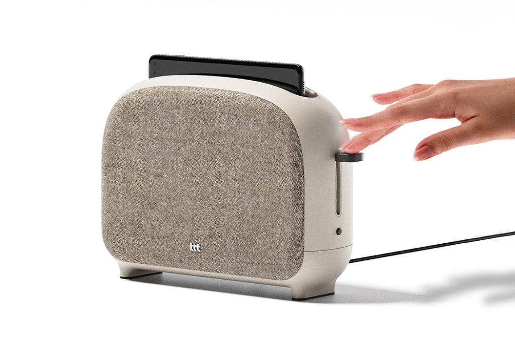 04 phone toaster yankodesign