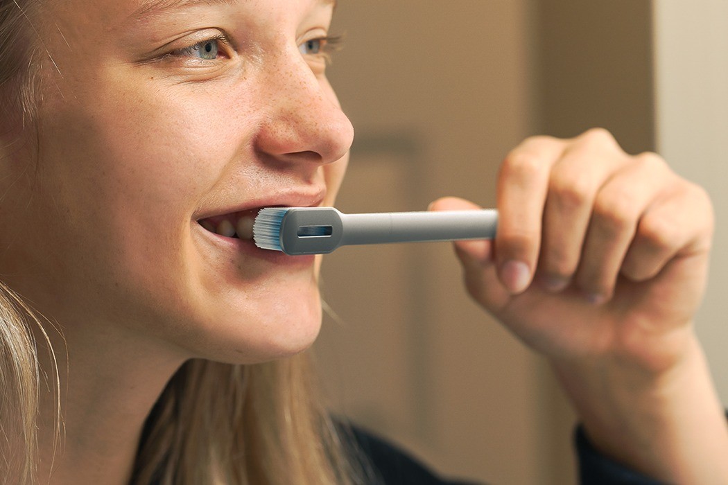 Концептуальная зубная щетка SuperBlue обеспечивает максимальную гигиену