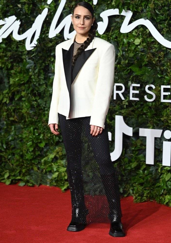 noomi rapace the fashion awards 2021