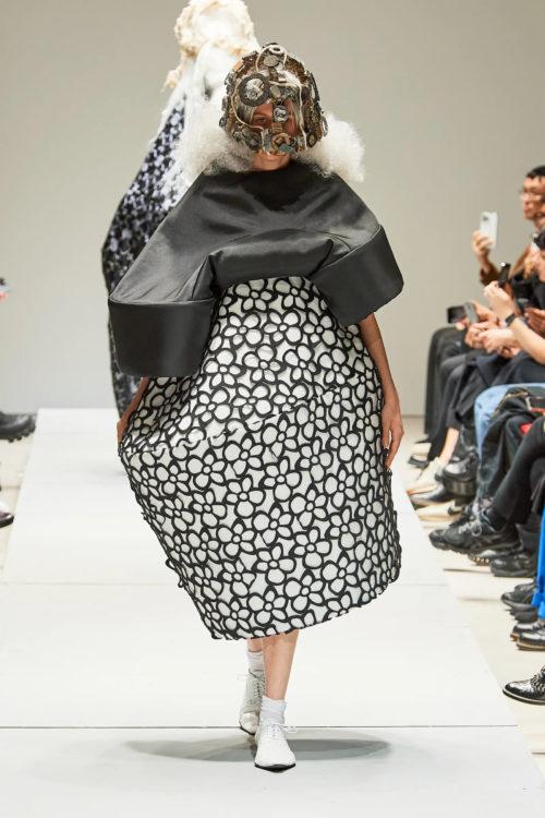 00007 comme des garcons spring 2023 ready to wear credit gorunway