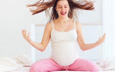 Выпадение волос во время беременности: почему это происходит и что с этим делать