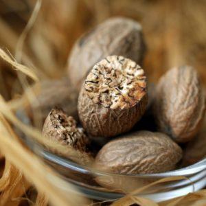 Мускатный орех: 8 научно обоснованных преимуществ для здоровья
